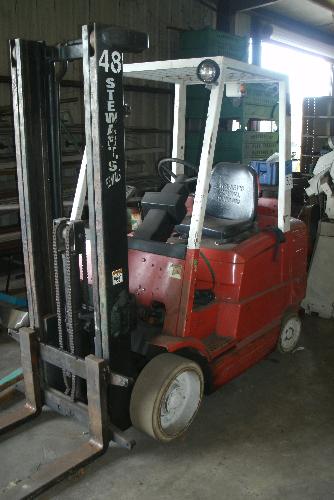 , 5500 Lb Lift Capacity, Double Mast, Solid Tire
