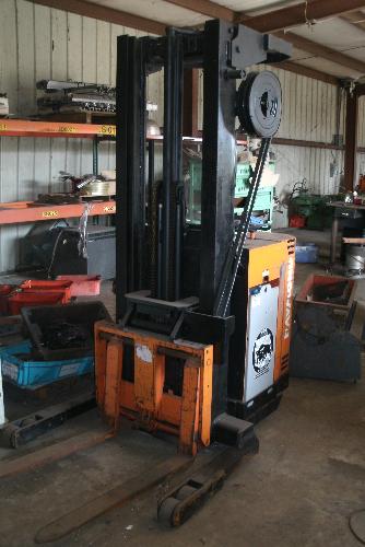 8.27204, Max Lifting Cap. 3,000 Lbs