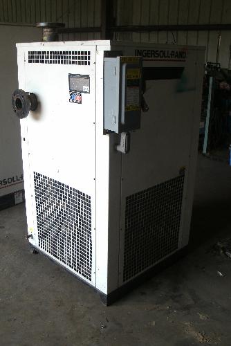 , S/N. 00GDXRA3125, 2000, Max. Inlet Pressure 250 PSIG, Max. Inlet Air Temp 130 Degrees F, Min/Max