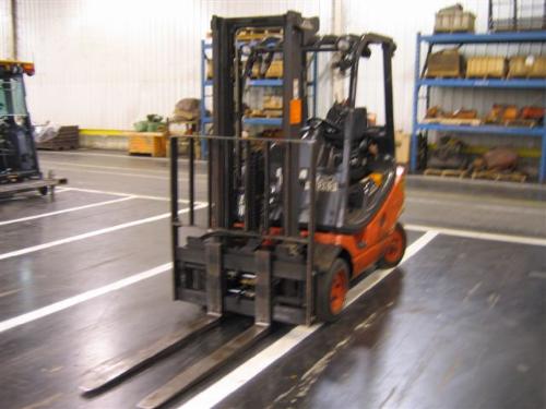1). S/N H2X350L0273520; 4,000 lb. Diesel, 2-Stage Mast, Fork Positioner, 48" Forks, Solid Tires,