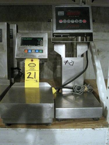 inal mdl. 205 Digital Scale, lights up  Click for Photo