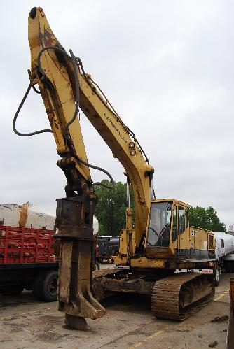 ; 9’ 6” Stick, 195 HP, 85,000 LBS, Turbo Charged Caterpillar 4-Stroke-Cycle 3306 Diesel 6-Cylinder