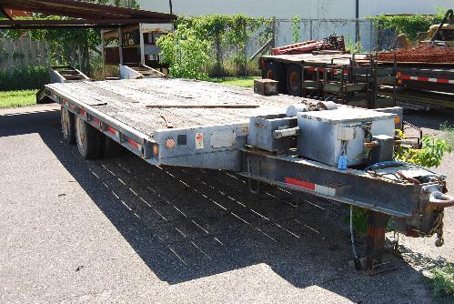 3XCP3008345,Electric Brakes, Winch, Ramps, 26,000 Lb Capacity,