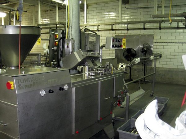 13, 230 volt, 3 phase, 60 Hertz, w/looper chain conveyor & manual controls, Rigging Quote by TSR: $