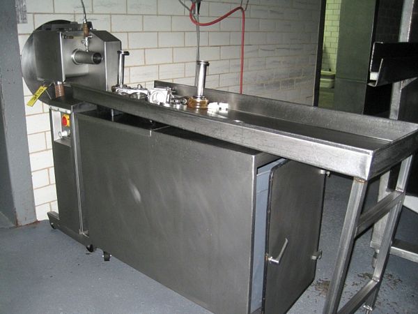 r. #5475 w/25" W X 68" L s.s. loading hopper, Rigging Quote by TSR: $250.00
