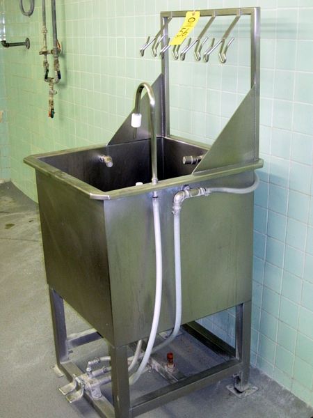 ads, 4 bird holding rack, foot pedal operated