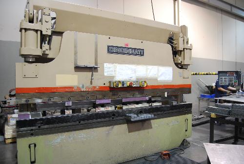 lic Brake. S/N. 49385 (1997); 12' Overall; 10' 6" Between Housings; Cincinnati Single Axis Back