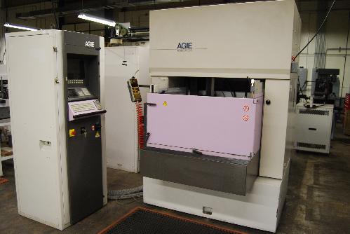 (1995); Travels: 15.7" X 9.85" X 10"; +- 30 Deg. Taper; Auto Wire Threading; Submerged; 24 sq.in/hr;