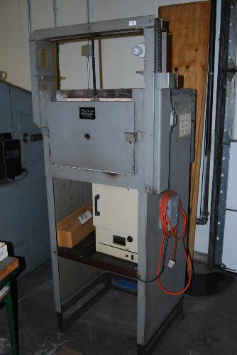 x Temp.; 220V; 1 PH; 4 KW; with Grieve Small Laboratory Oven