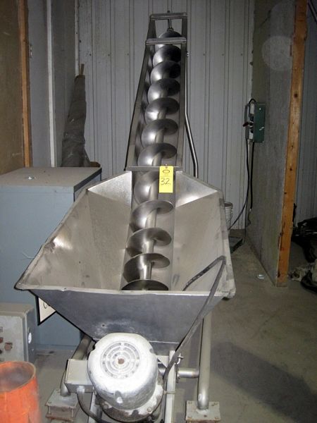 s.s. feed hopper, on wheels