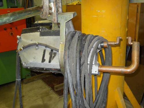 Ga.Welding Cap.; 6.9"-7.8" Clearance Stroke; Electrode Force at 85 PSIG- 674 Lbs.; 220/440