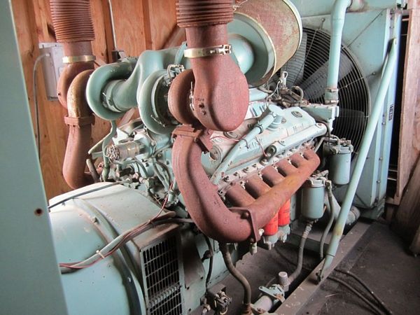 44CI, 12 cylinder, 600 h.p. Detroit diesel engine, 531 kva, 600 amps, 75 gal. day tank, La Marche