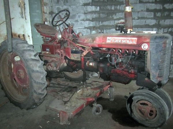 . Super C Tractor w/5' W mower attachment