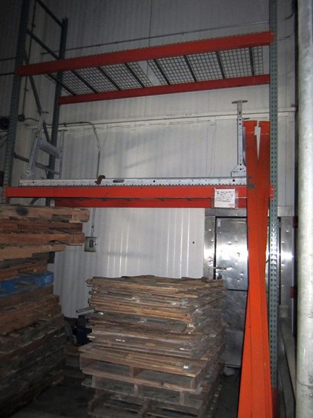 12ft W, 5 Uprights, 6 Crossbeams, 4 Wire 
Sections, (2) Sections 9ft H, 12ft W, 6 
uprights, 4