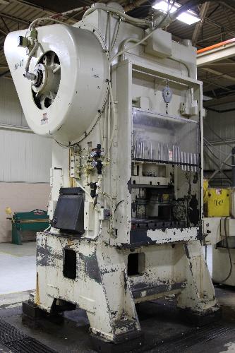 P2-200-26256; 2" Stroke; 0-300 SPM; 6" Adjustment; 28" Shut Height; 44" x 48" Bolster; 25' x 40"