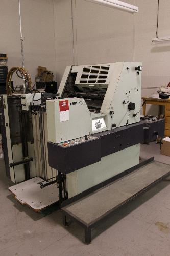 S/N. 10096, 19" x 26"; Single Color; Quick Action Clamping