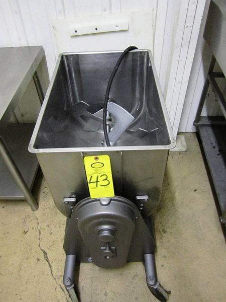 b. cap., tilt out bowl, single shaft, 230 volts, 1 phase [Located in Yorkville, Illinois]