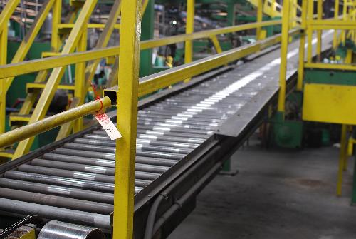 pprox. 270' Length; 27" W; 2" Between Rolls; 2" Roll Diameter,All items to be removed from auction
