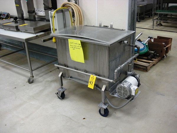 d heatertank, size 21 1/2" W X 31 1/2" L X 19" D, approx. 45 gallon on casters