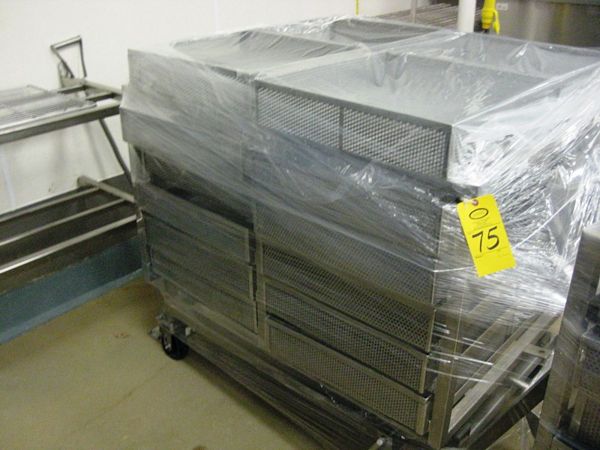 ts, cart w/buckets are 40" W X 48" L X 50 1/2", each basket is 20" W X 22" L X 4 1/2" D with 1/4"