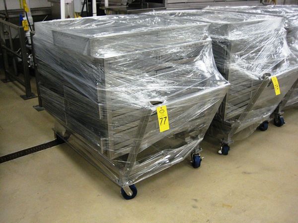 ts, cart w/buckets are 40" W X 48" L X 50 1/2", each basket is 20" W X 22" L X 4 1/2" D with 1/4"