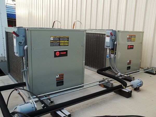ontrols-main control panel, painted steel, NEMA 4, voltage-120 volt, unit motor VFD, Damper