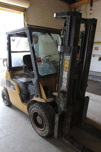 T13F50287. Solid Tires, Triple Mast, Side Shift