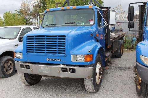 iesel Flat Bed. V/N. 1HTSHAAR91H363979; 20' Bed; 206,977 Miles