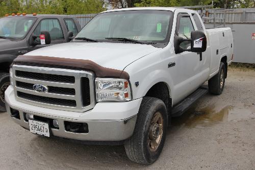 Automatic Transmission. 
V/N. 1FTWX31Y27EA79020.