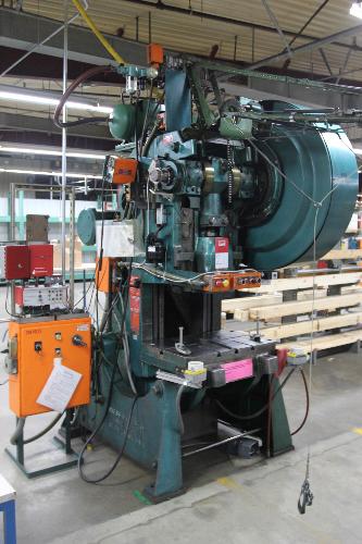 Press. S/N. 355-SP; 32" x 21" Bed; 4" Stroke; 2.75" Adj.; 14" Shut Height; Air Clutch 7