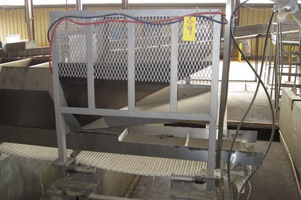 , pneumatic gate