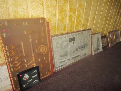 Plastic Trays, Coffee Carafes, Brass Rail, Brass Lamps, Mc Gohan 20W Amplifier Sound System, Wine