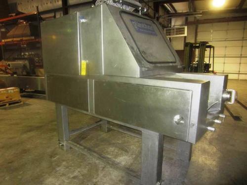 8 needles, 460 volt, 3 phase, 25 amps, 22 1/2 in W X 8 ft L plastic belt