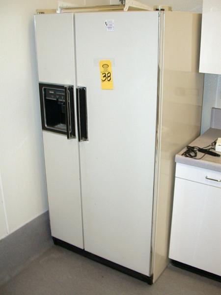 ice & water dispenser
