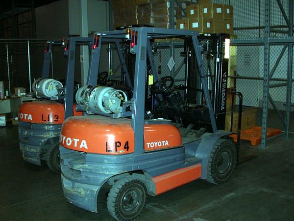 650 capacity, propane, mast FSV, side shift, 1488 hours, 7.00 size tires, triple mast