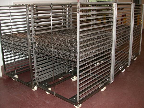 ' L, 21 shelves, 3'' between shelf