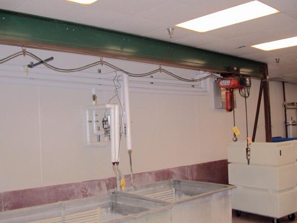 n chain hoist w/I-Beam track, 25' L X 10' Tall