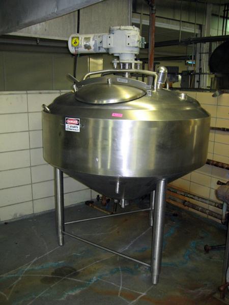 75 PSI @ 350º F, cone bottom, scrape surface agitation, dome top w/ 18" manhole, 3" bottom outlet,
