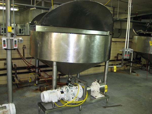 tle, Ser. 8525-P, all s.s., 500 gallon cap., scrape surface agitation, 86" diam. cone bottom 44"