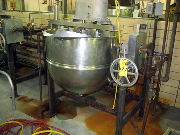 Motion Scrape Surface Agitation Kettle, Ser. #10858, 100 PSI, bottom 2" ball valve