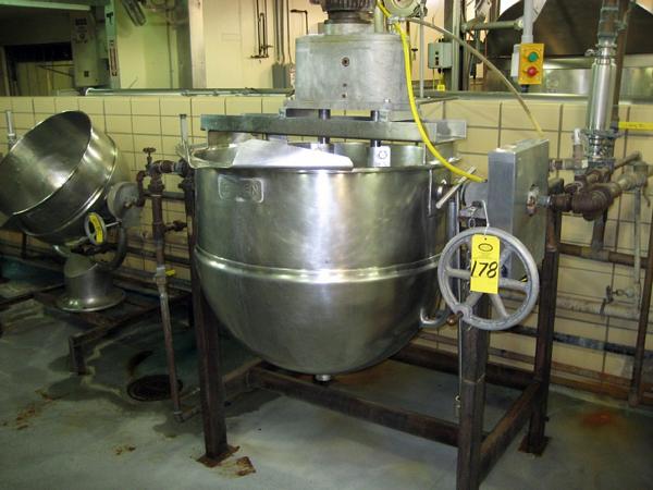 Motion Scrape Surface Agitation Kettle, Ser. #10858, 100 PSI, bottom 2" ball valve