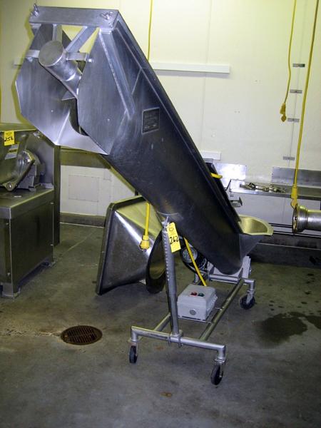 . #8602) 9" auger, 9' long on wheels