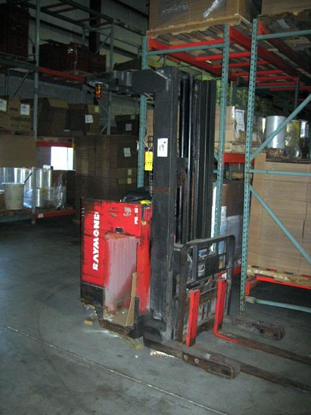 Double Mast Scissor Lift Fork Truck, 24 V, 3,000 LB cap., w/Ferro Five FR Series Charger, Ser. #ET.