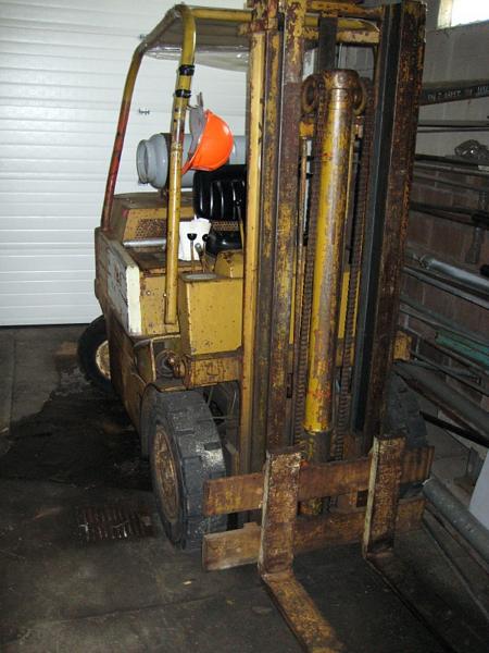 st @ 5,000 LB, 26" front tires, 20" rear tires