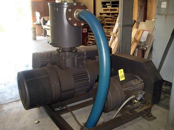 displacement 705 CFM, vacuum 0.5, Torr. 219', w/40 h.p. Siemens motor