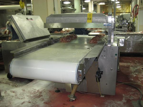 28" W X 104" L conveyor, packing 6-up bags, seal bars 41" long, no vacuum pump, ** Located In