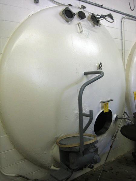 d Tank w/front agitation & Lumaco valve, painted exterior, 8'6" diam. X 19'6" L (Removal/Loading