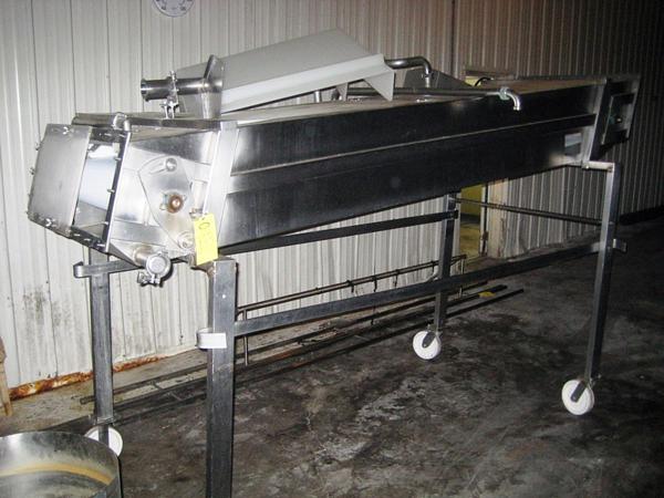 ng Belt, belt 28" W x 104" L x 6 to 6'4" H, legs & casters, /special sanitary fabric draining belt &