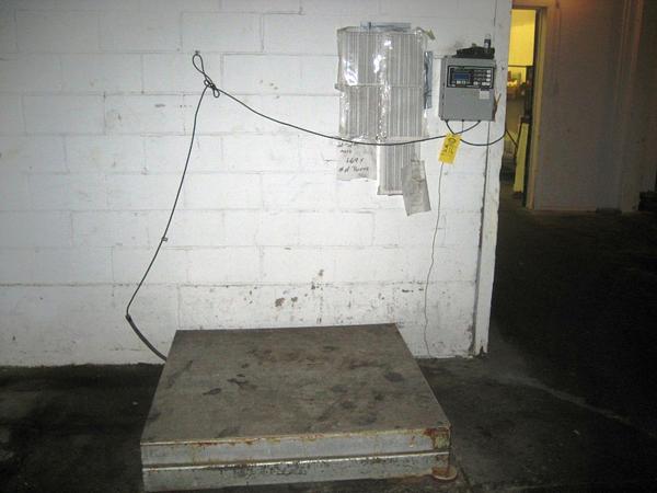 e w/s.s. top & digital readout, 5000 LB cap.