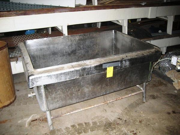 62" L x 43" W x 22" D